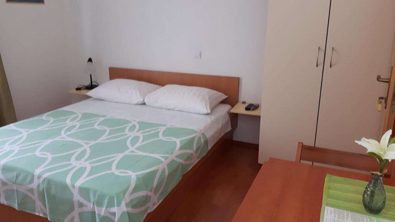 Apartment With A Parking Space - 6850